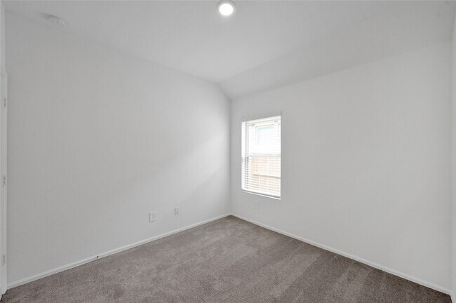 Building Photo - 3609 Oakvale Dr
