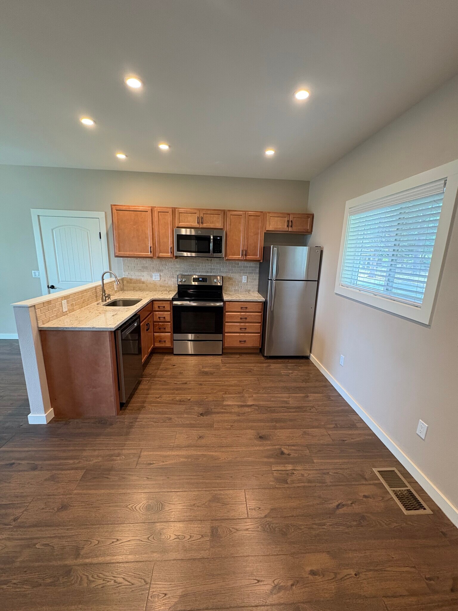 Building Photo - 20620 Pine Vista Dr
