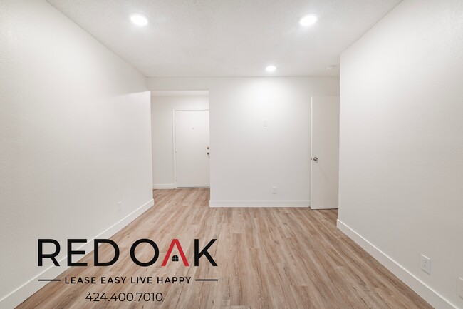 Building Photo - Beautiful One Bedroom with Recessed Lighti...