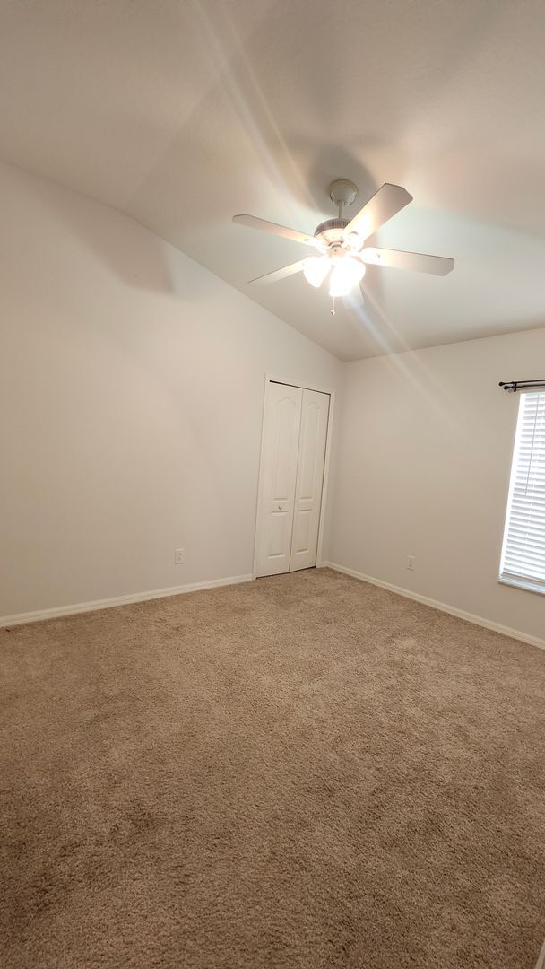 Building Photo - 1813 Greystone Heights Dr