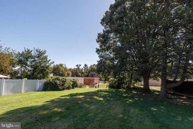 Building Photo - 15 Ritters Ln