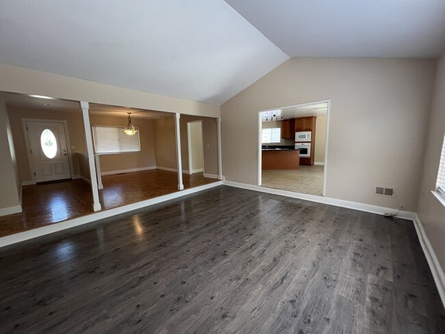 Building Photo - 778 Bend Ave