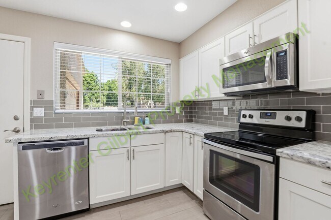 Building Photo - Charming Gilbert Home with Pool and Spacio...