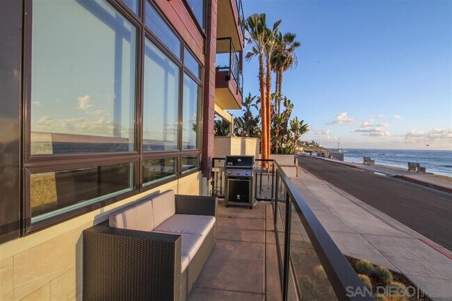 Building Photo - 6722 Vista Del Mar Ave