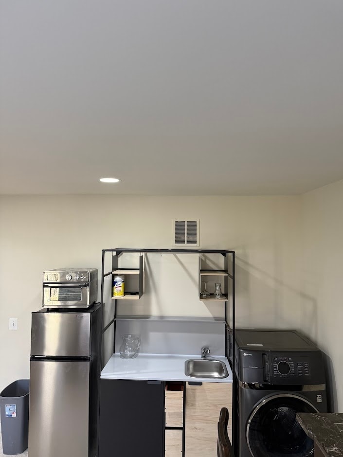 Kitchenette - 9211 Point Replete Dr