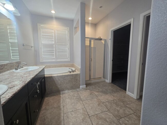 Building Photo - 4 BR 2 BA home available now