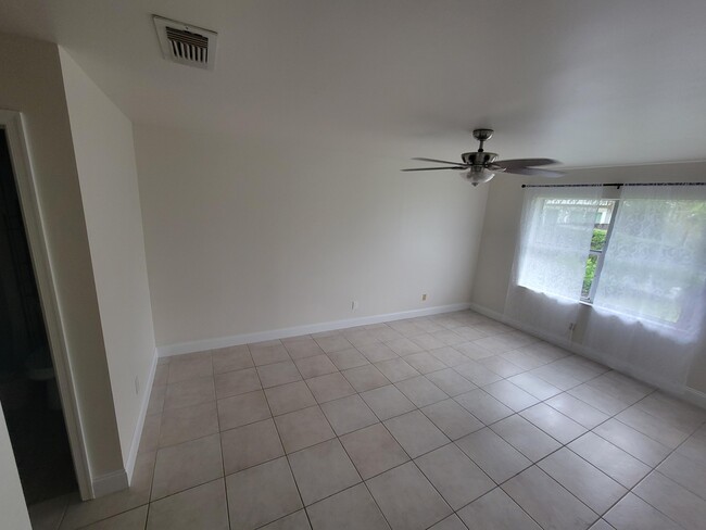 Building Photo - 104 Arrowhead Cir