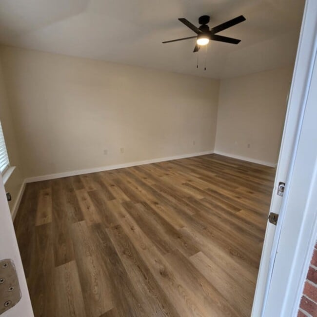 Building Photo - 24296 Gemstone Dr