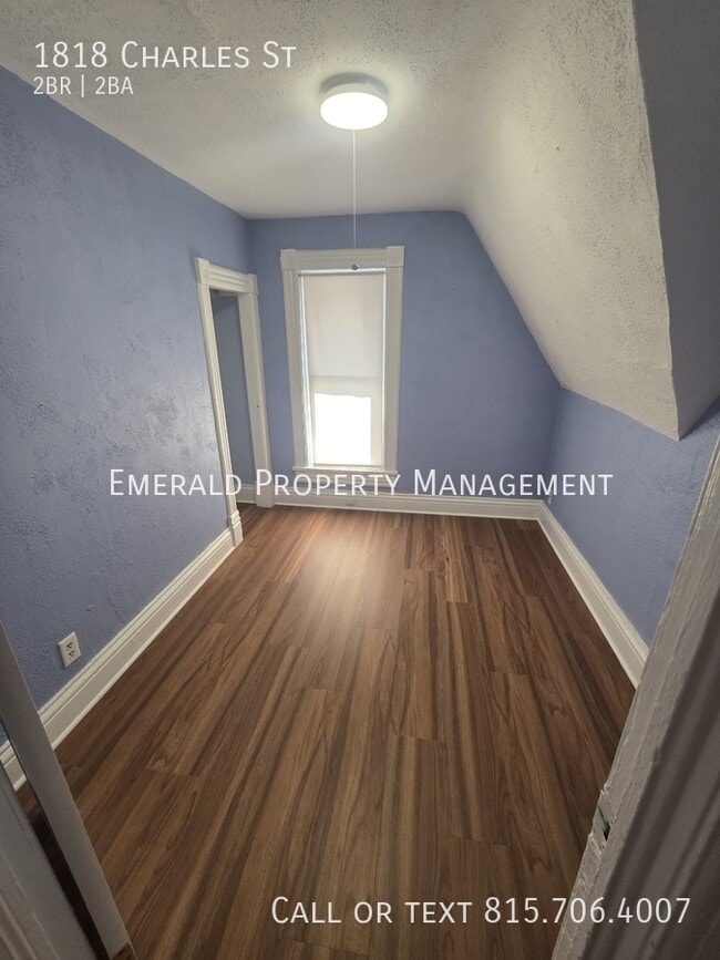 Building Photo - 1818 Charles St