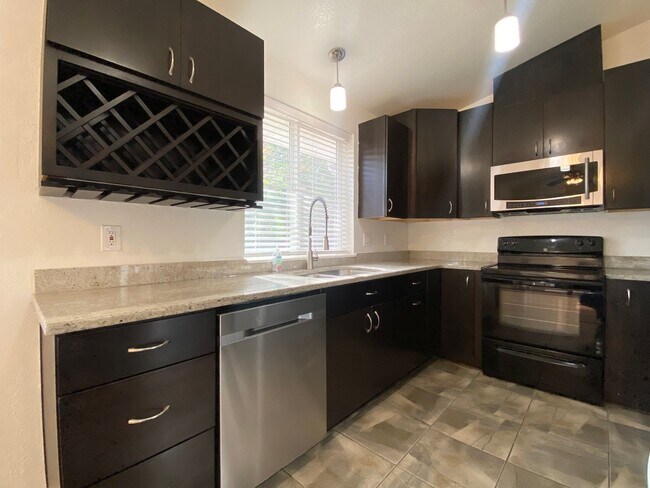 Building Photo - Charming 3 bedroom Federal Way home