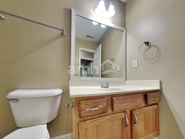 Building Photo - 3174 Baymount Way