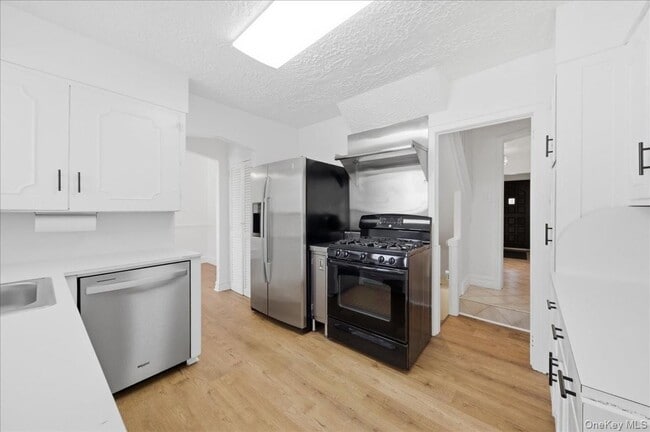 Building Photo - 54 Vernon Pkwy