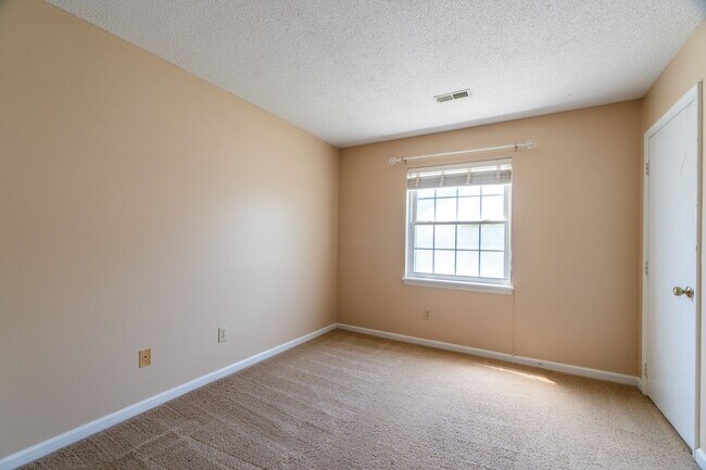 Building Photo - 5643 Hornaday Rd