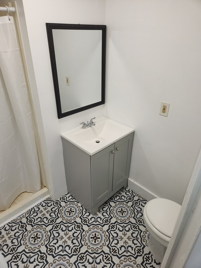 Building Photo - 70 Dana Ave