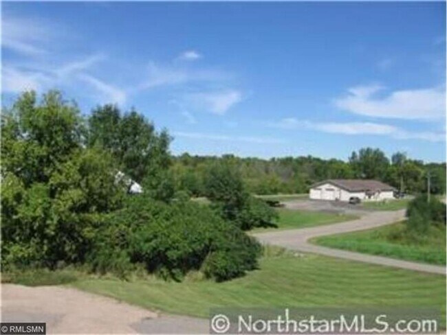 Building Photo - 1625 Stieger Lake Ln