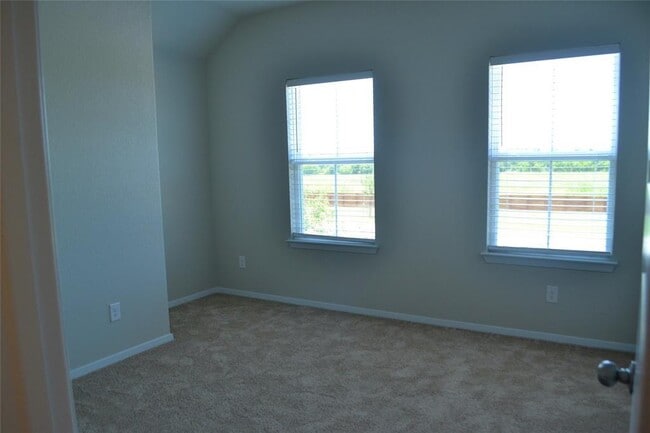 Building Photo - 6406 Pleasanton Pkwy