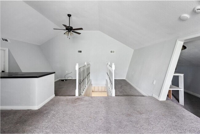 Building Photo - 570 Roanoke Dr