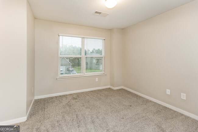 Building Photo - 90 Moss Way