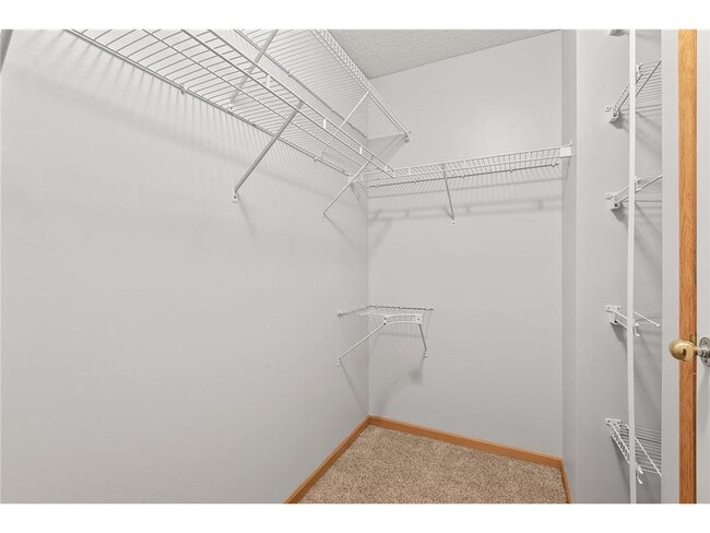 Building Photo - 5020 Holly Ln N