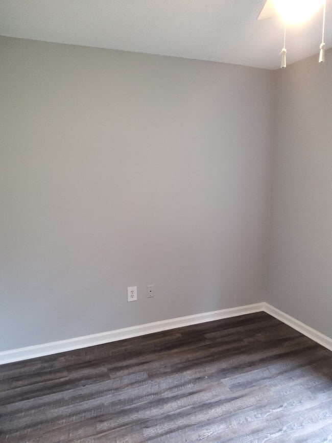 Building Photo - 101 Brandon Ln