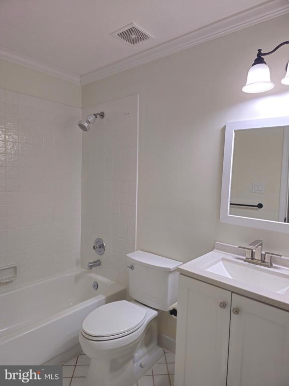 Building Photo - 6565 River Tweed Ln