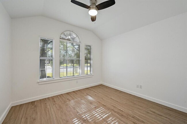 Building Photo - 2738 Winding Brook Dr