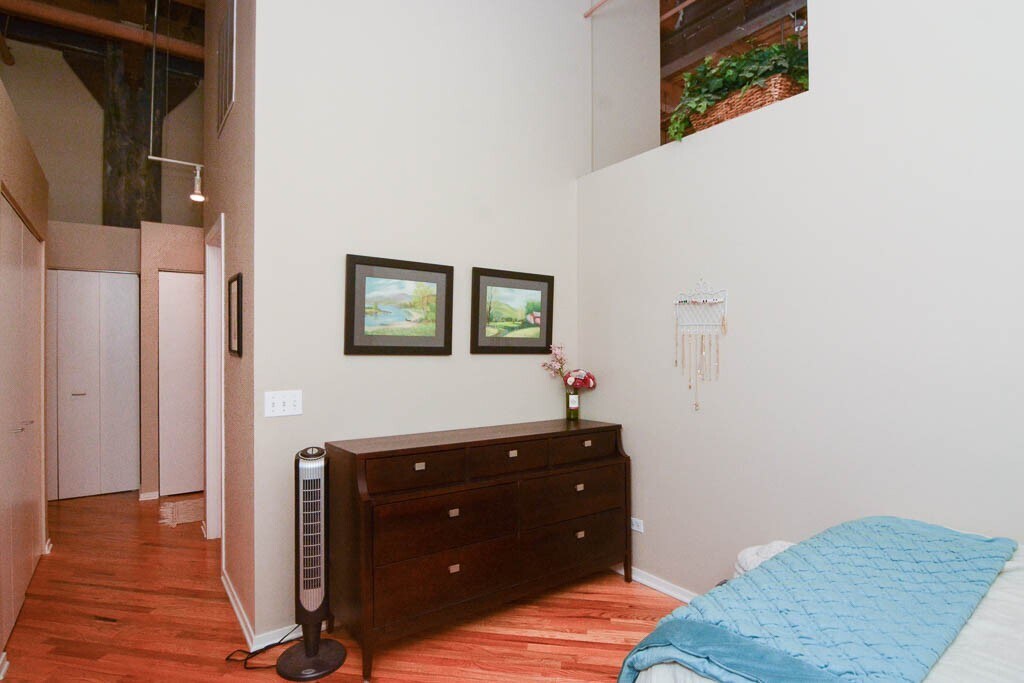 Building Photo - 226 N Clinton St