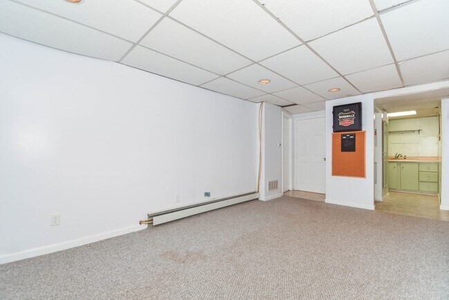 Building Photo - 86 Edwards St