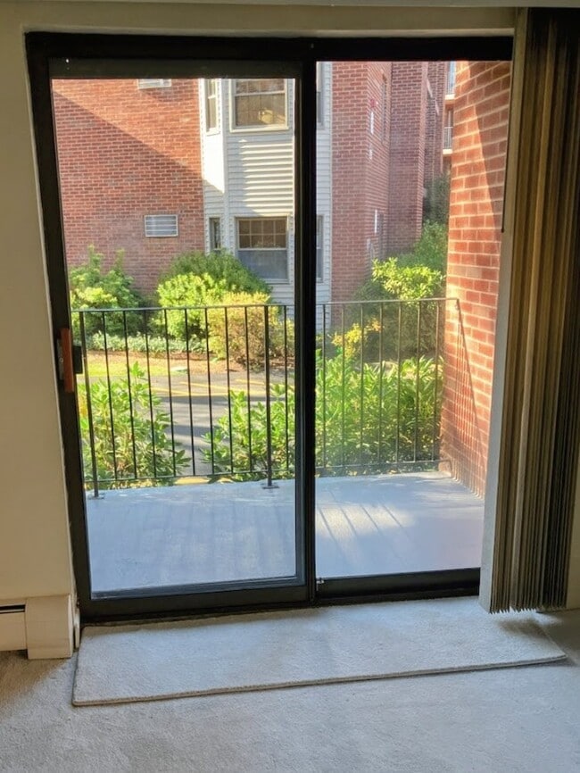 Building Photo - 16 Winter St