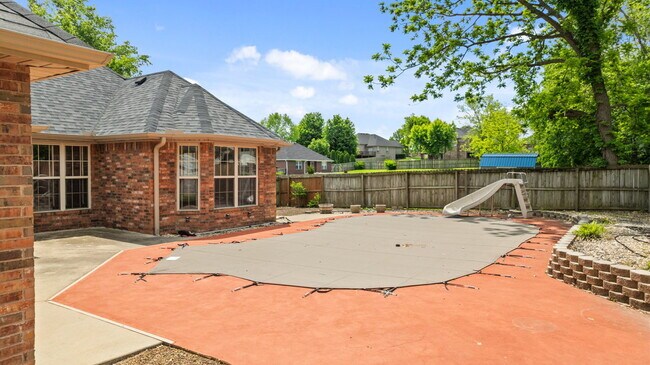 Building Photo - Luxury Bentonville Home with Private Saltwater Pool