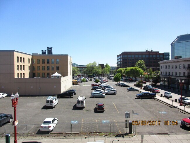 Building Photo - Old Town Lofts - East facing studio w/balc...