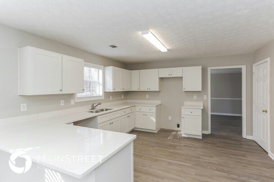 Building Photo - 176 Olympic Dr