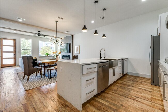 Building Photo - 10630 Greengarden Rd