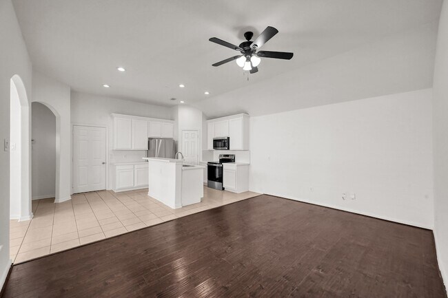 Building Photo - 29717 Buffalo Canyon Dr