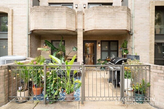 Building Photo - 1325 13th St NW