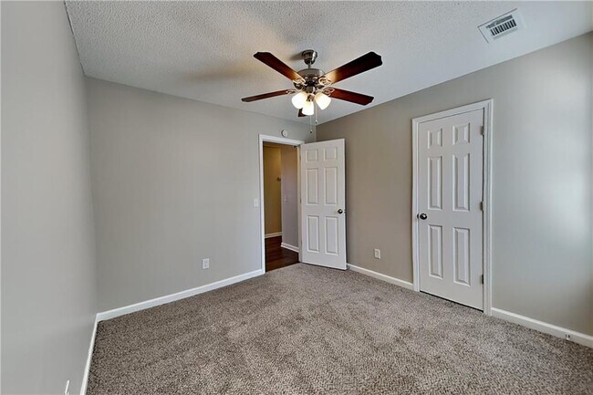 Building Photo - 962 Taylors Farm Ct