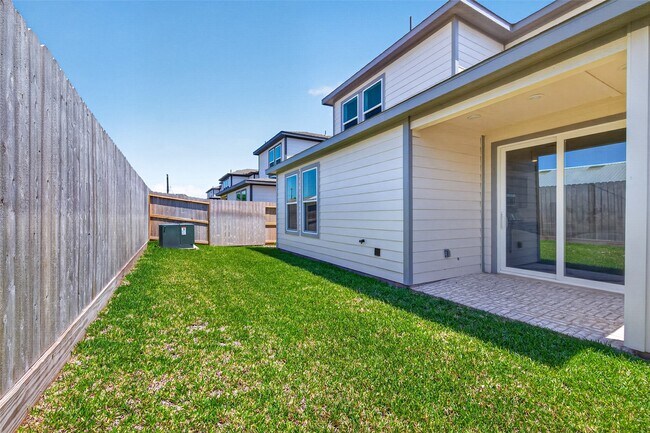 Building Photo - 702 Sonfield Dr