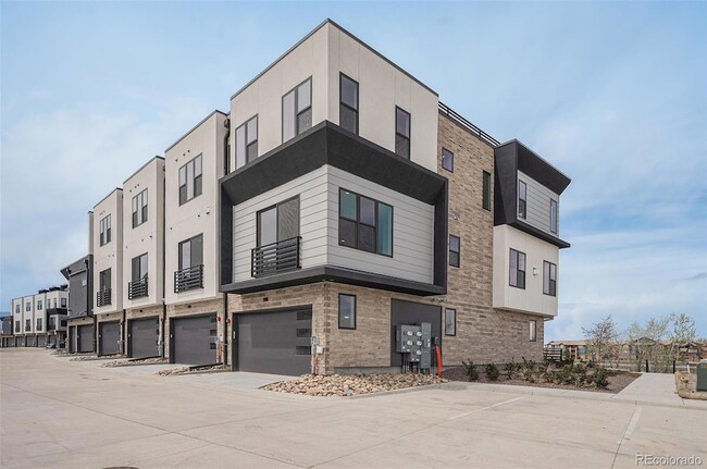 Building Photo - 2329 Lakeshore Ln