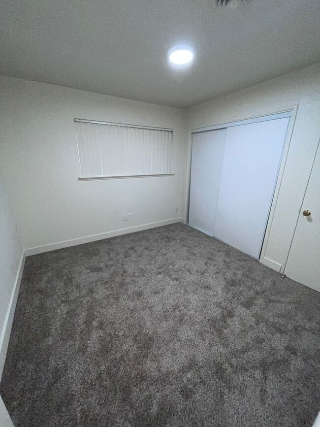 Building Photo - NICE DUPLEX IN CARMICHAEL!! $500 OFF FIRST MONTH'S RENT!!