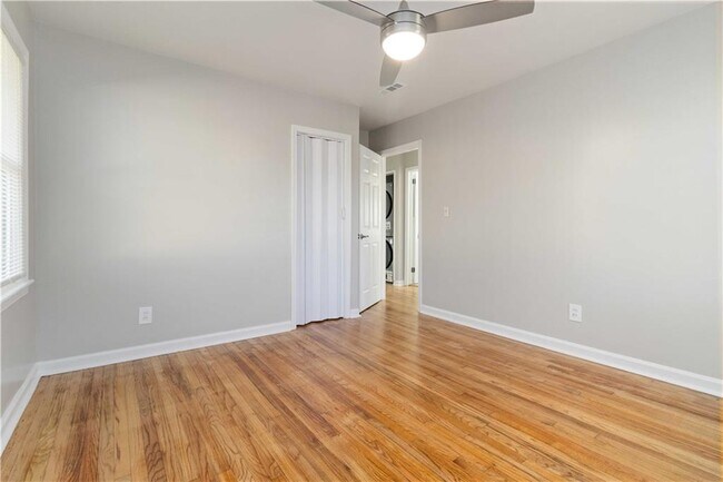 Building Photo - 1796 Arkose Dr SE