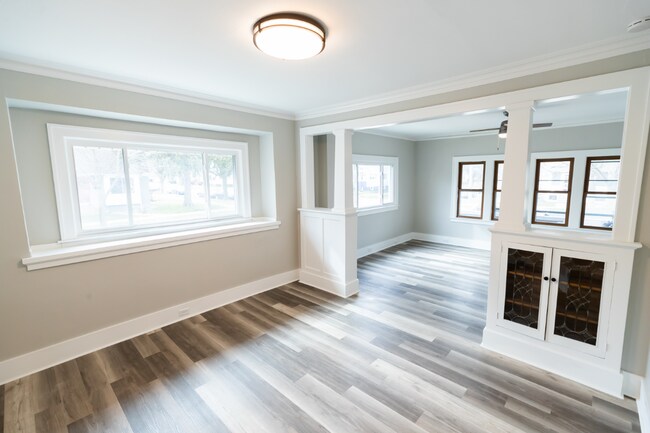 Building Photo - 1056 Watson St SW