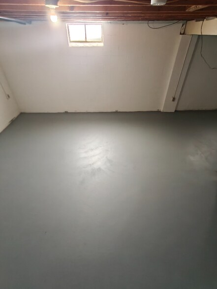 Building Photo - 2200 Harsh Ave SE