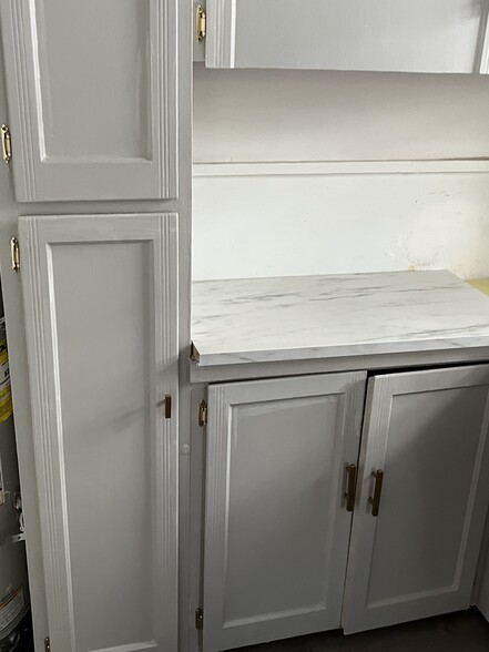 Kitchen - 3482 Midvale Ave