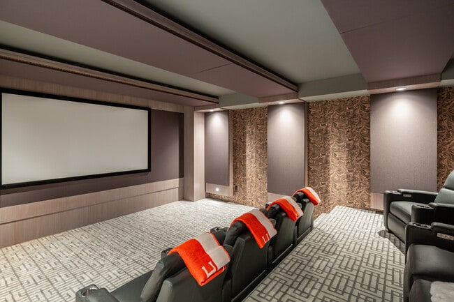 Building Photo - 126 Somerset Ave