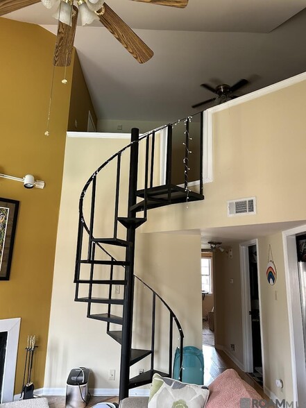 Building Photo - 141 E Boyd Dr