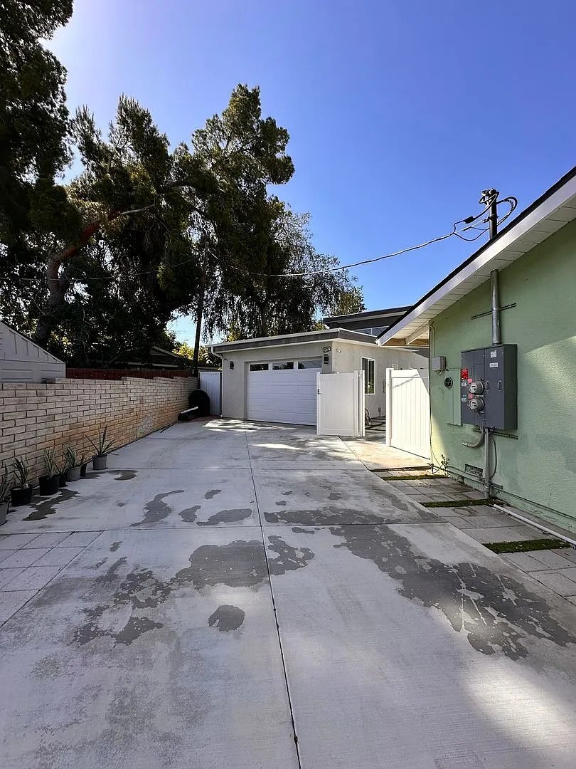 Building Photo - 2032 Wetherly Way