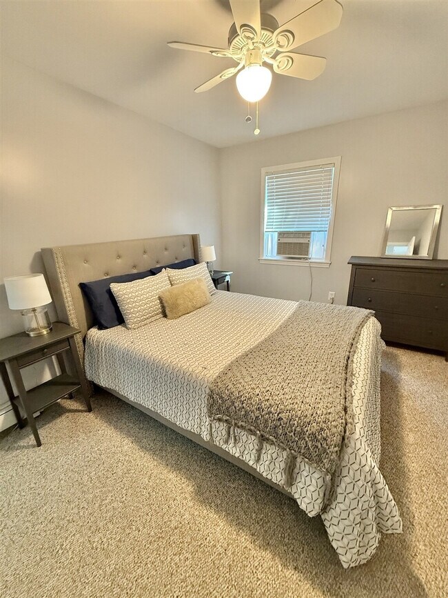 Building Photo - 164 Pine Point Rd