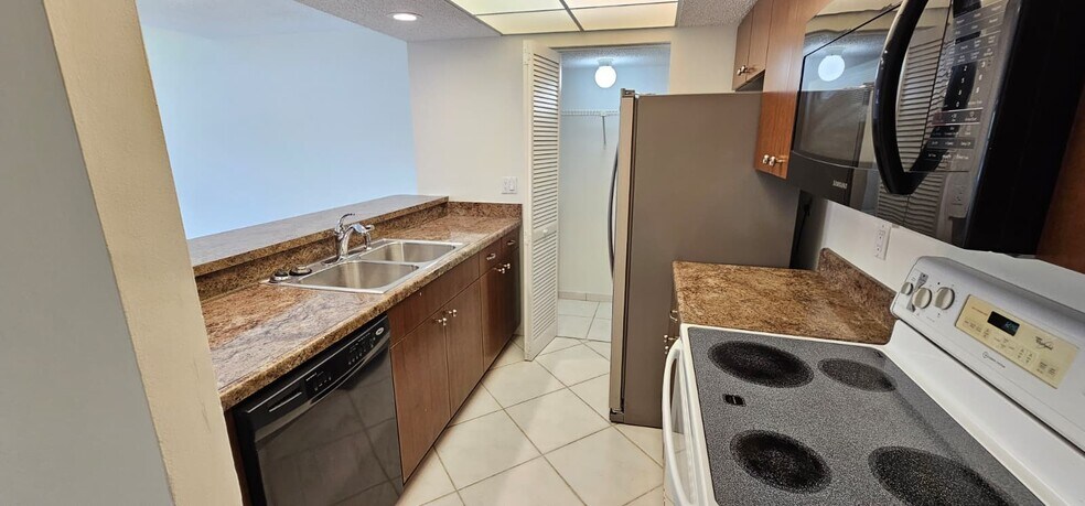 Building Photo - 1061 NW 122nd Ter