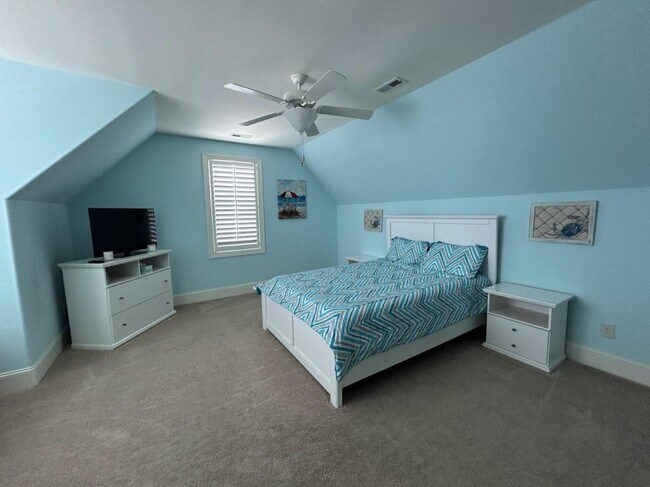 Building Photo - 2345 Azalea Pointe NE