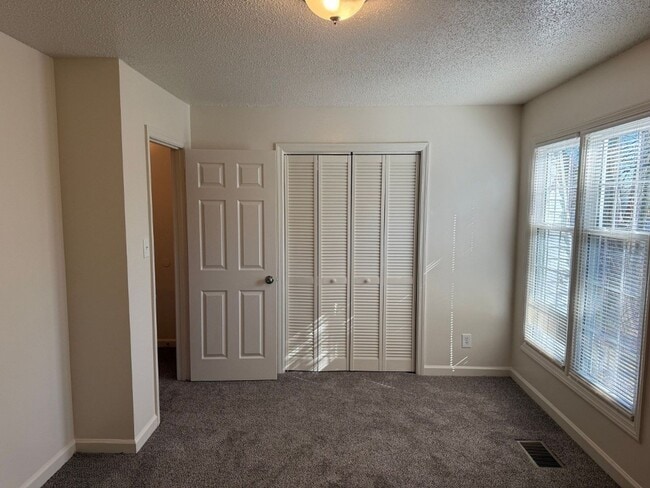 Building Photo - 9100 Parktop Ln NW